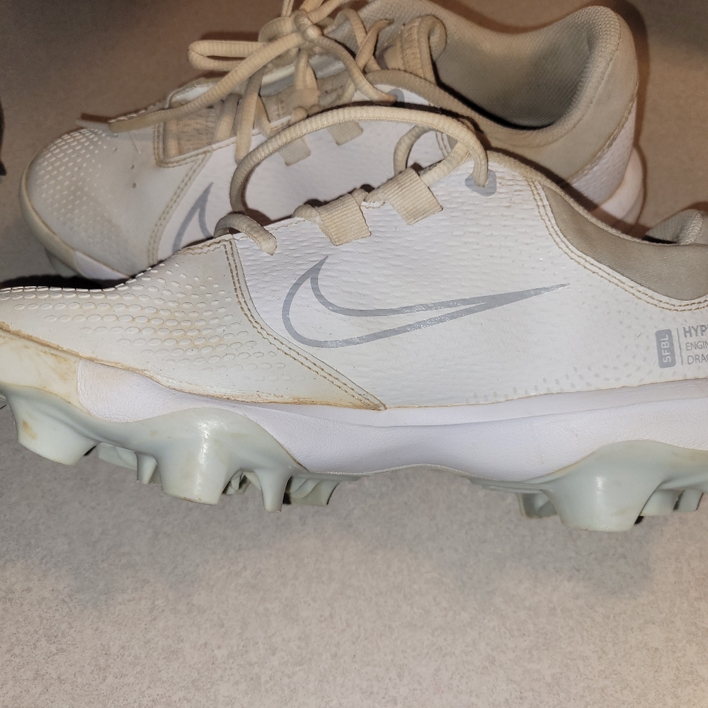 NIKE Softball Cleats